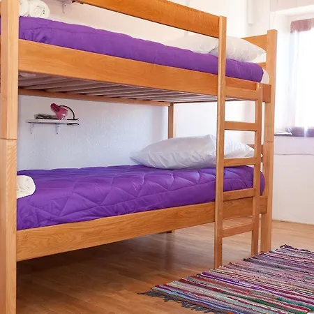 Hostel Four Corners
