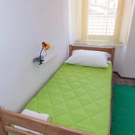 Four Corners Hostel *